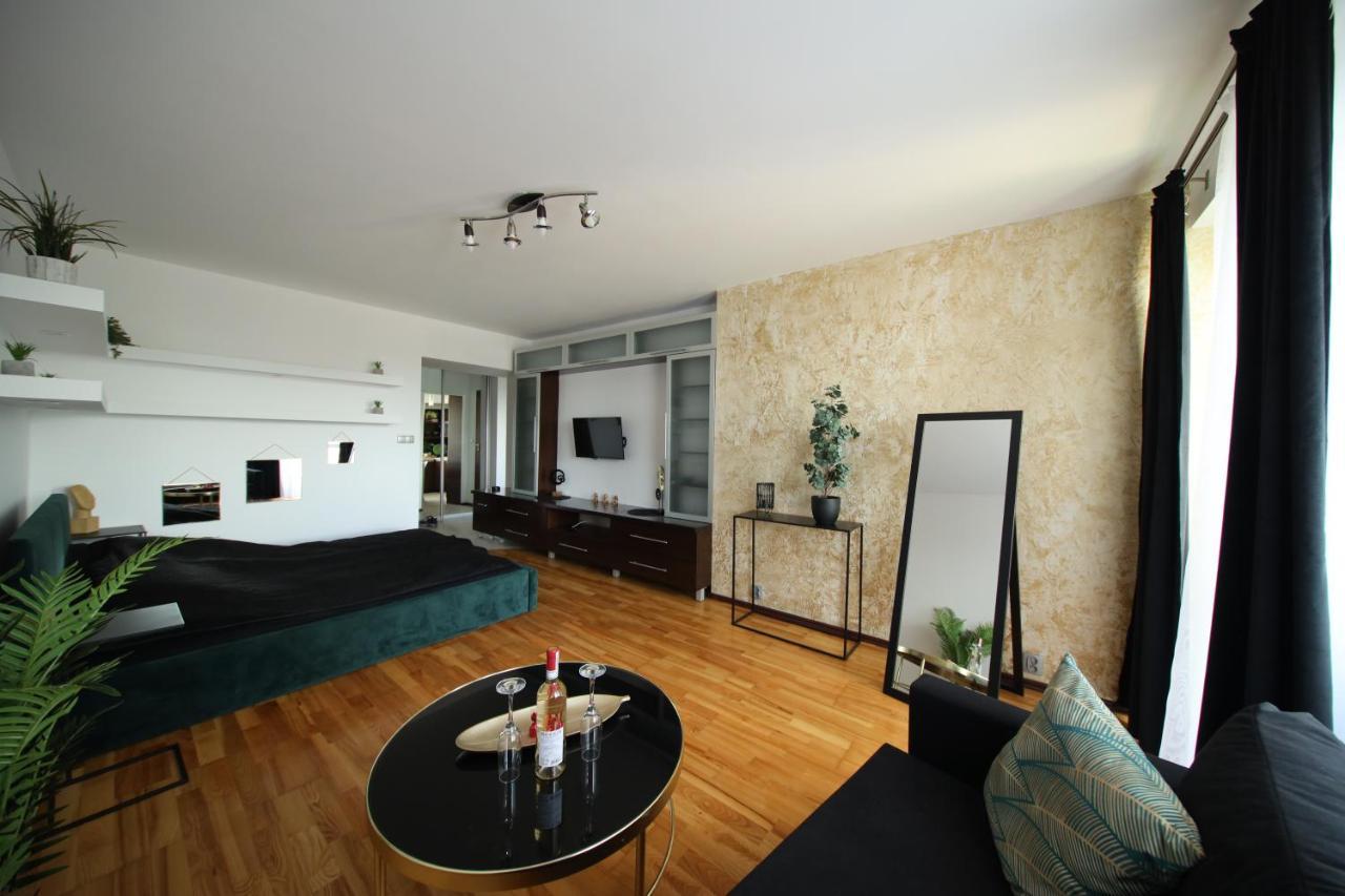 Bronco Apartments Варшава Екстер'єр фото