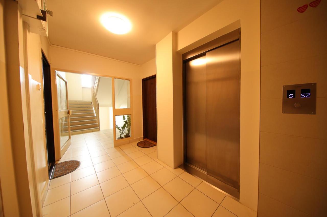 Bronco Apartments Варшава Екстер'єр фото